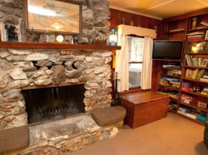 RedAwning Cabin #80 The Chattertons