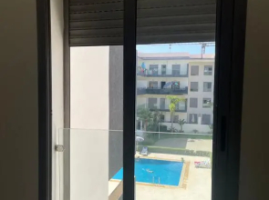 Apparemment avec piscine près de la plage