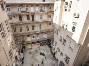 Atomic Apartment 01