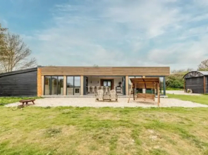 Host Stay Willow Barn