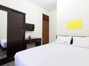 RedDoorz @ Cempaka Putih Barat