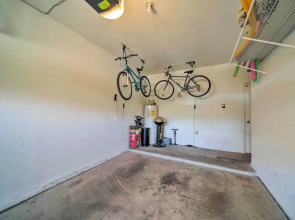 Phoenix Townhome w/ Pool Access, 13 Mi to Old Town