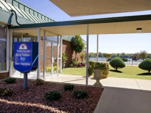 Super 8 by Wyndham Riverside AL