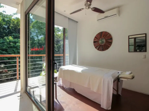 Condo w Pools-Wellness Center by Olahola