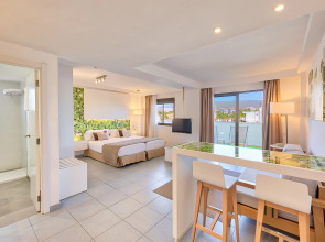 Hotel LIVVO Anamar Suites