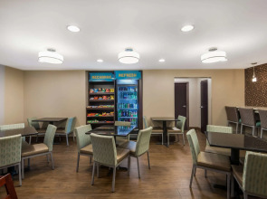 Clarion Pointe Downtown