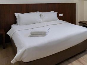 Emart Hotel (Riam)
