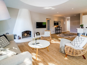 AS12 Luxury 3 bedroom apartment RoomService