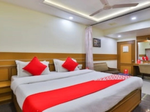 Oyo 11007 Hotel Amity