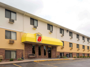 Super 8 by Wyndham Omaha NE