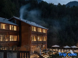 Lugu Lake  Xujiushanhaishi Hotel