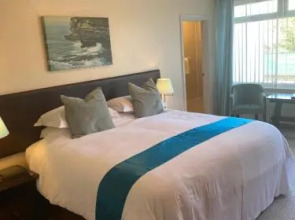 The Kingswood Guest House - Adult Only