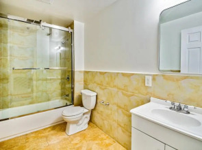 Be My Guest, Gorgeous 2BD Next to Reading Terminal