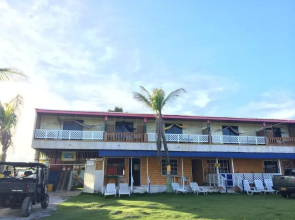 Yellow Moon Guesthouse  Apartments
