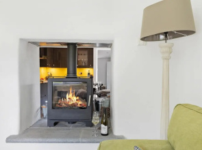 Bramblewood - Cosy Chic hot tub Close to Beach