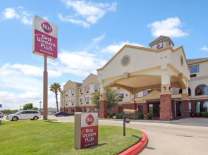 Best Western Plus Victoria Inn & Suites
