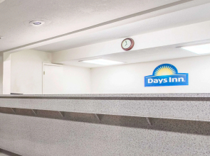 Days Inn by Wyndham Lake City I-10