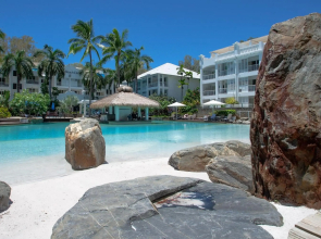 Palm Cove Beach Club 2 Bedroom Apartment