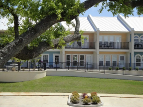 146 Beau Clair - Beachside Townhome With Pool in Long Beach