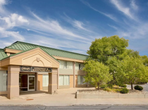 Ramada Hotel & Conference Center by Wyndham Mitchell