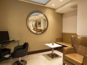 Park Grand Paddington Court