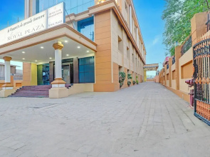 Fabhotel The Royal Plaza