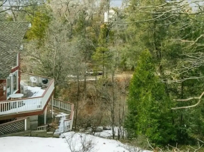 Secluded Mountain Getaway 3 Bedroom Home by RedAwning