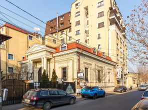 One Love Metropolitan Gardens Studio II