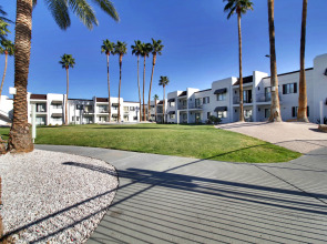 Serene, a Vegas Resort