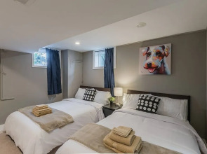 Luxurious 3br 2ba Townhouse with cozy backyard