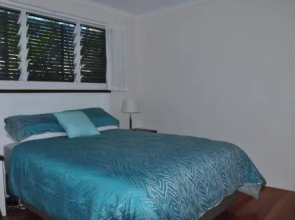 10 Double Island Drive Modern Family Home Centrally Located Swimming Pool & Outdoor Area