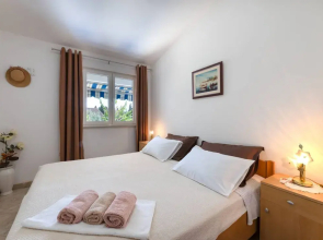 Bright and Spacious Apartment With Terrace in Kastel Stafilic