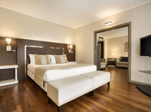 Отель Ramada Plaza by Wyndham Milano