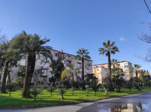 2-komnatnaja kvartira v tsentre Suhuma