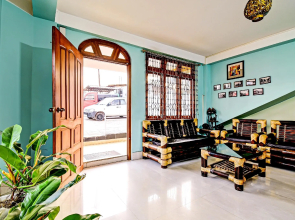 OYO 78477 Meera Holiday Villa