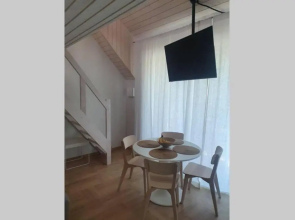 2.5 kambarių butas per du aukštus su baseinu