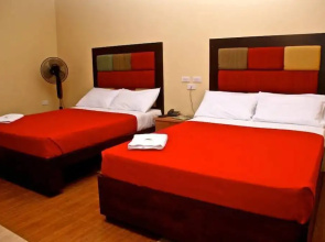 Kamayan sa Palaisdaan Hotel and Resort