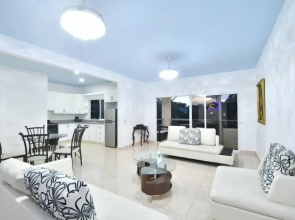 Gorgeous Spacious Property in Prime Beach Location