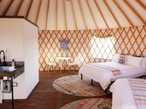 Johnny Yurts
