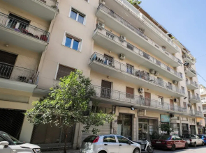 Attica - Captivating 2-Bedroom Apt & Balcony in Athens