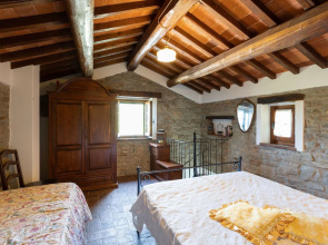 Idyllic Farmhouse With Bbq, Swimming Pool, Terrace, Garden
