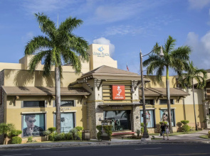 Guam Plaza Resort