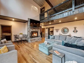 Bigfoot's Bend 4 Bedroom Cabin by Redawning