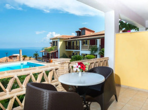 Sea View Village - Studios & Apartments