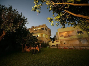 Studio Close To the Beach/ Garden with Jacuzzi & Bbq