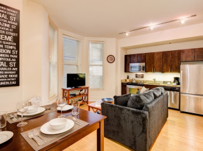 Common Street Apartment by Stay Alfred