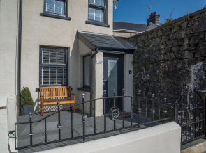 Hawtree Cottage - 2 Bed Cottage - Tenby