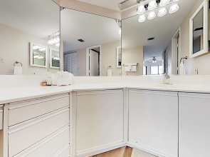 Bayshore Unit 402 - 2 Br Condo