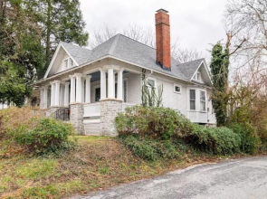 Cozy Cape Cod Bungalow