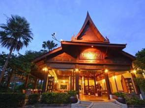 Petchvarin Resort